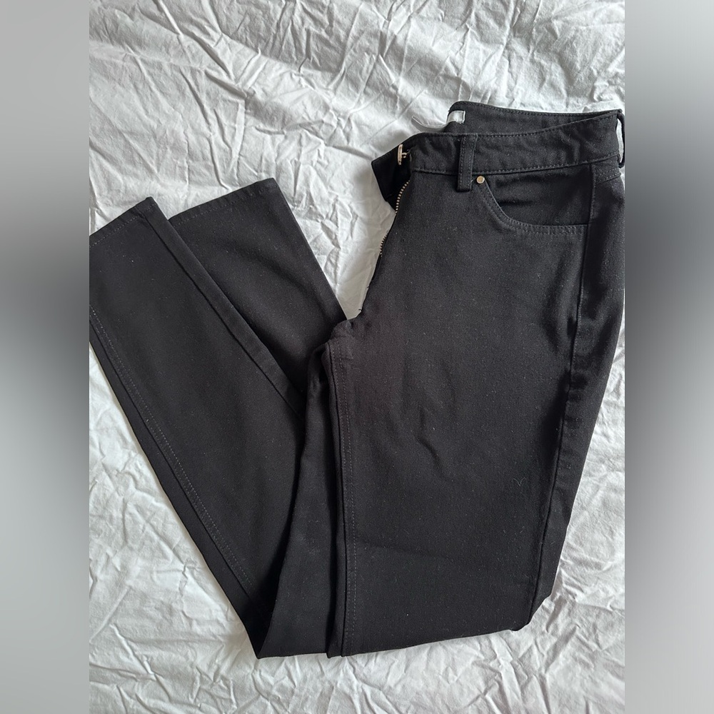 H&m women’s black jeans in size 2